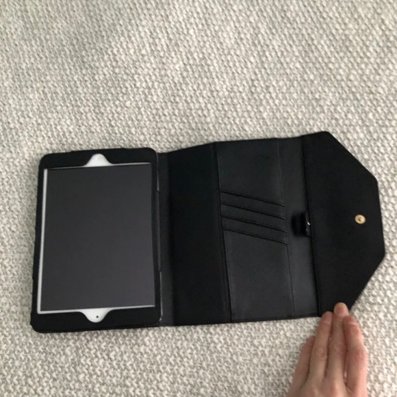 Apple iPad Mini 16GB 1st Generation W/ Michael Kors Saffiano Leather Wallet Case - Picture 5 of 12